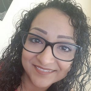 Meet your Posher, Rebecca